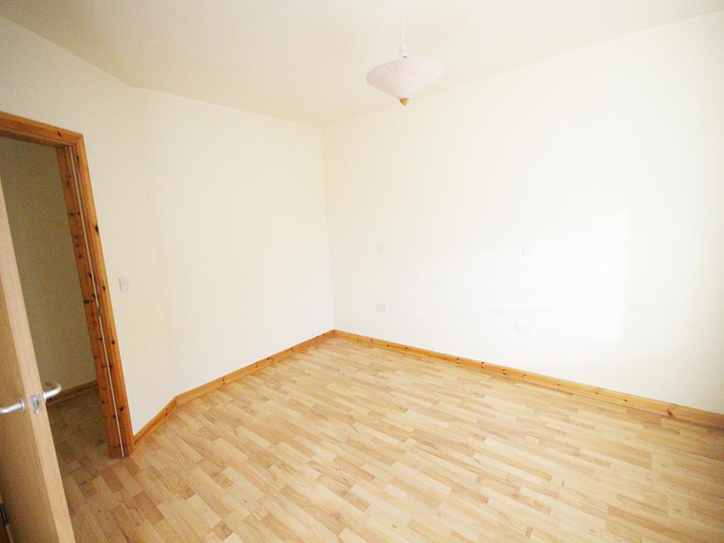 2 bedroom apartment For Sale in Colne - IMG_1344.jpg
